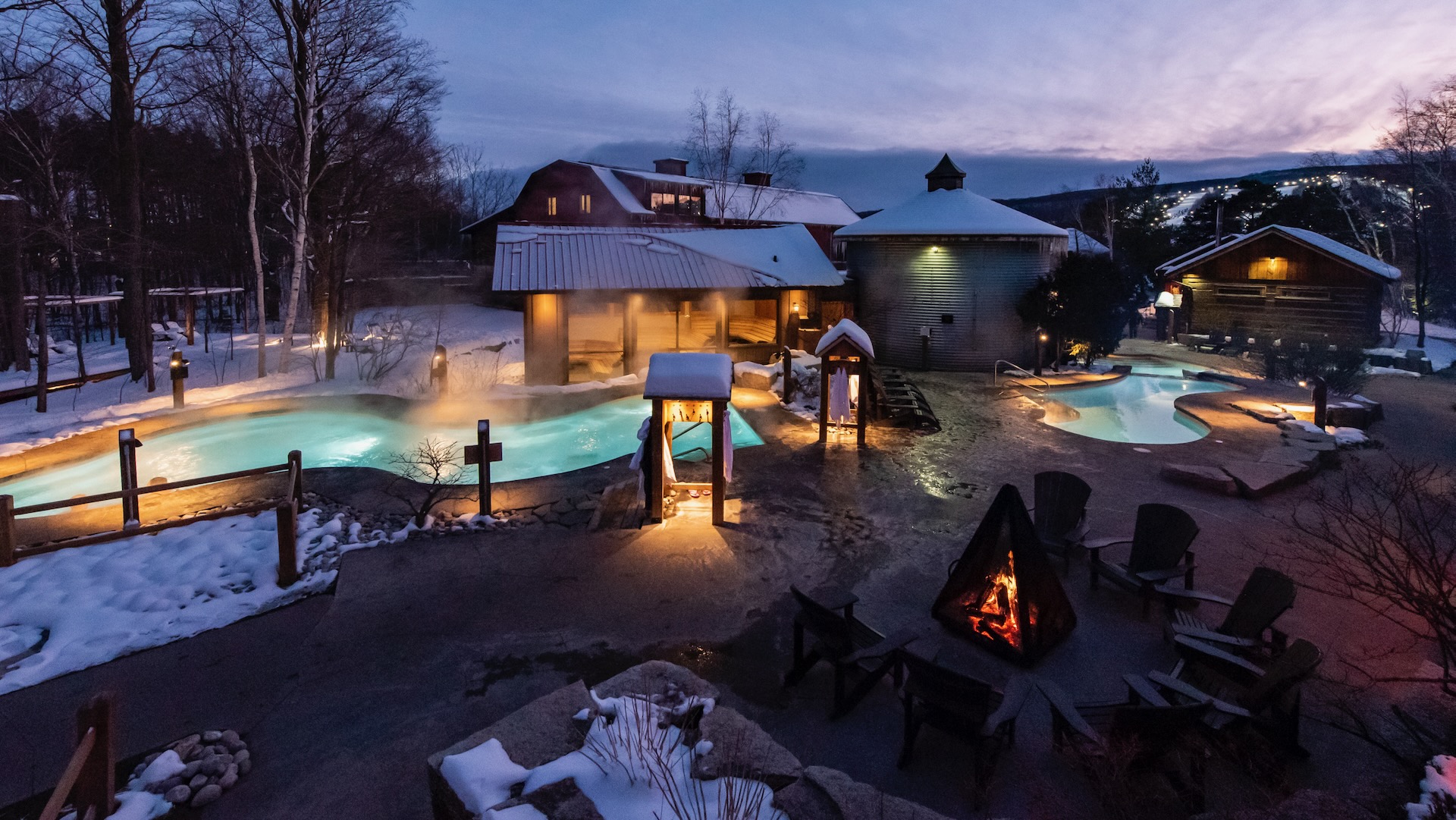 Scandinave Spa Blue Mountain, Fire, Spas of America